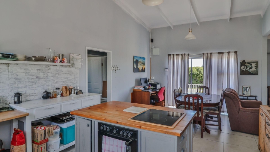 4 Bedroom Property for Sale in De Kelders Western Cape